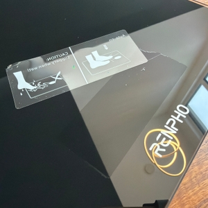 Auf der Renpho BG260R befinden sich erhebliche Klebereste von einem Aufkleber.