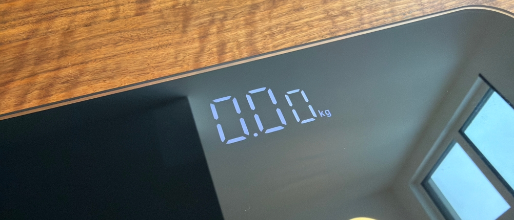 Auf der Renpho BG260R werden 0,0 kg Gewicht angezeigt.