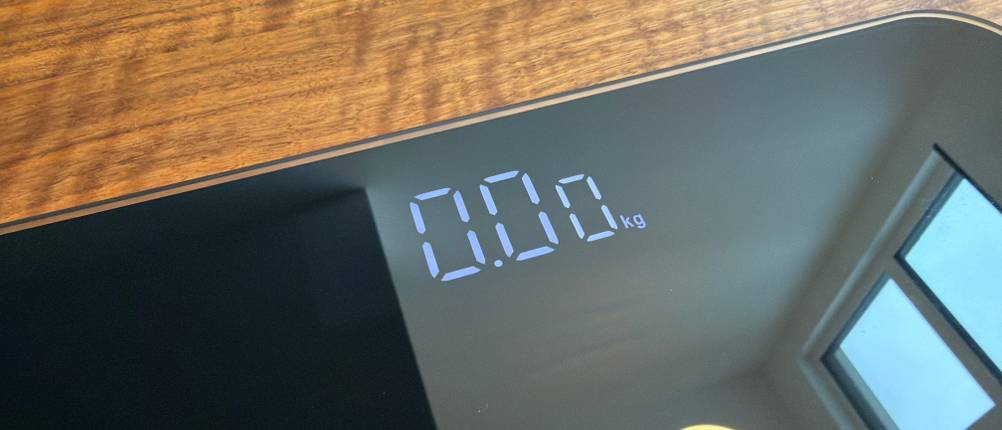 Auf der Renpho BG260R werden 0,0 kg Gewicht angezeigt.