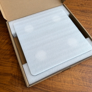 Der geöffnete Karton der Renpho ES-CS20M