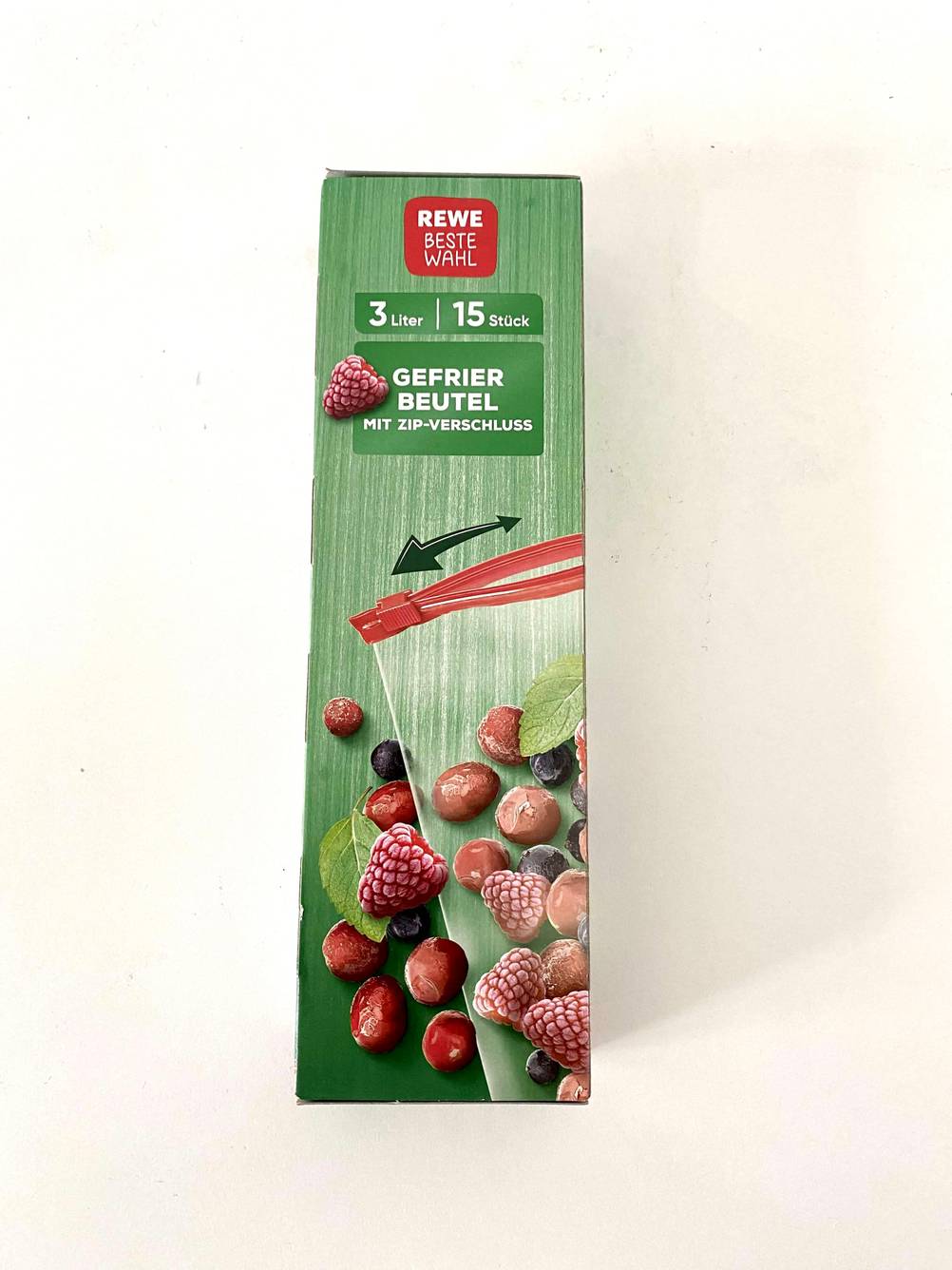 Gefrierbeutel getestet: Eine Packung von oben auf einer hellen Oberfläche.