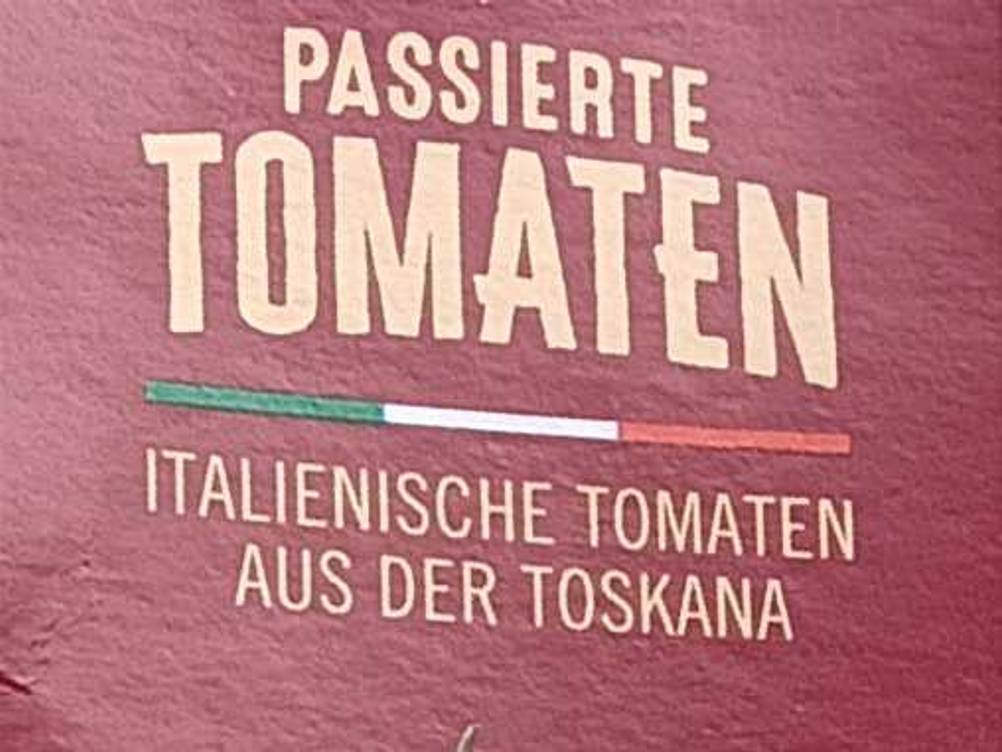 Im Test: Nahaufnahme des Labels der passierten Tomaten.
