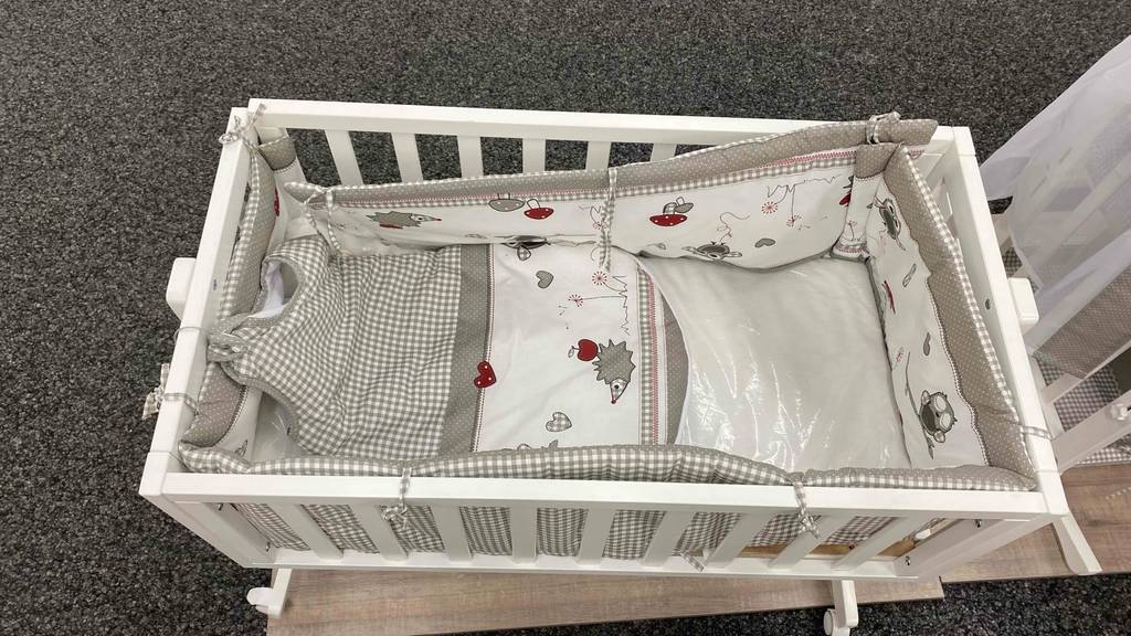 Beistellbett getestet: Bett ist aus der Vogelperspektive abgebildet.