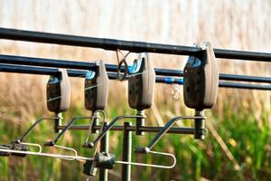 Buzzer-Bar mit Aufsätzen für Angelruten