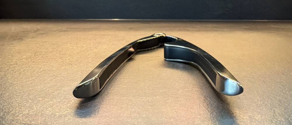 Der Rösle 12781 liegt geöffnet auf einer Arbeitsplatte