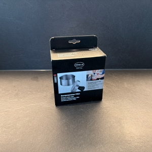 Der Karton der Rösle-Burgerpresse PRO steht auf einer Küchenarbeitsplatte