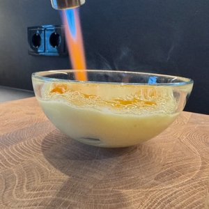 Mit dem Rösle-Flambierbrenner wird Zucker flambiert