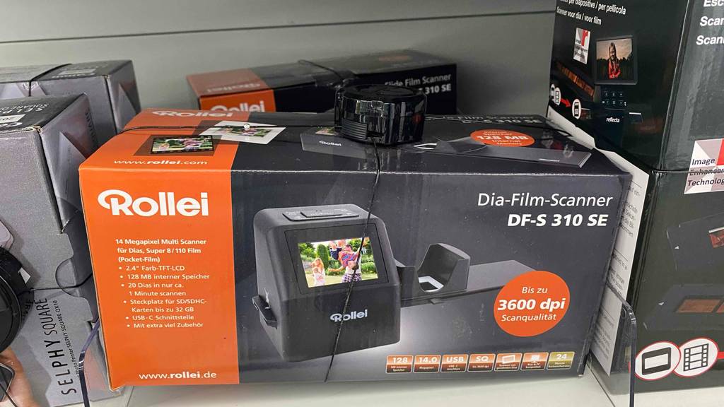 Rollei-Filmscanner DF-S 310 SE getestet: Scanner befindet sich in seiner Verpackung.