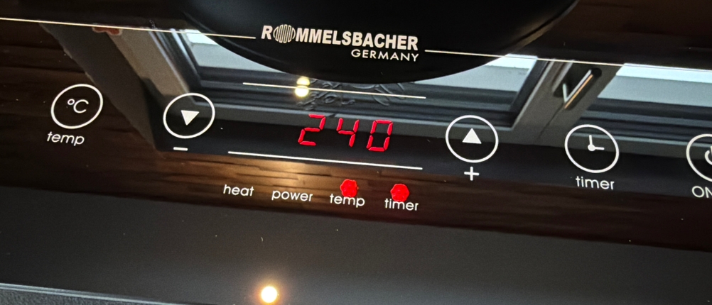 Auf der Rommelsbacher CT 2010/IN wird die Zahl 240 angezeigt