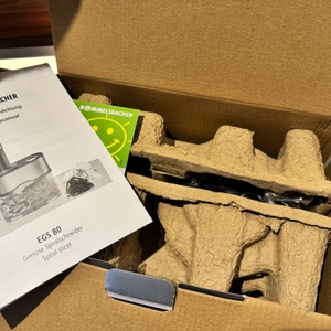 Die geöffnete Verpackung des Rommelsbacher EGS 80.