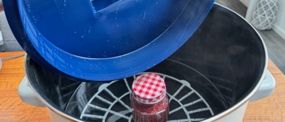 Auf dem Deckel des Rommelsbacher KA 1804 befindet sich nach dem Einkochen Kondenswasser