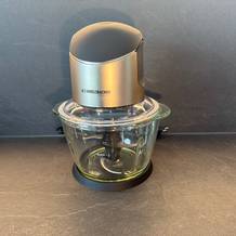 Der Rommelsbacher MZ 400 steht auf einer Küchenarbeitsplatte.