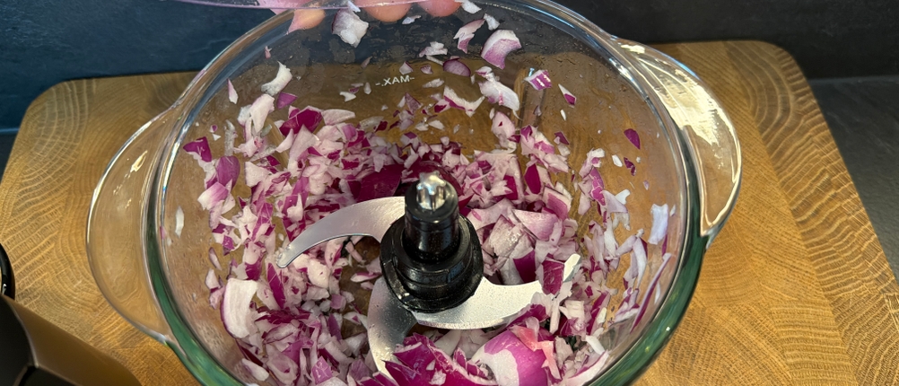 Der Deckel des Rommelsbacher MZ 400 wird nach der Benutzung entfernt