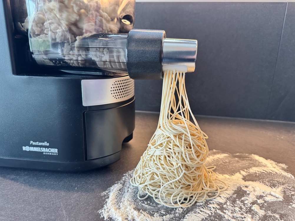 Lange Spaghetti kommen aus der Rommelsbacher PM 220