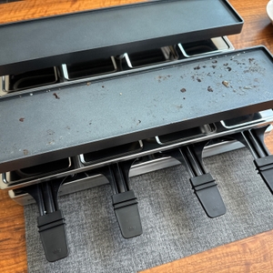 Die Grillplatte des Rommelsbacher RC 1600 nach der Verwendung.