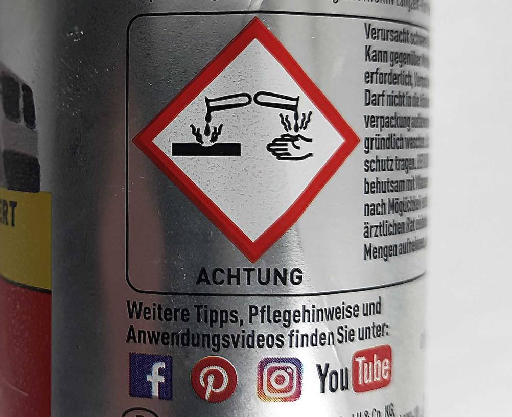 Rostumwandler getestet: Nahaufnahme der Wahrnhinweise auf der Flasche.
