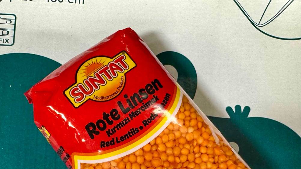 Rote Linsen getestet: Nahaufnahme der Verpackung mit Logo und Artikelbezeichnung.