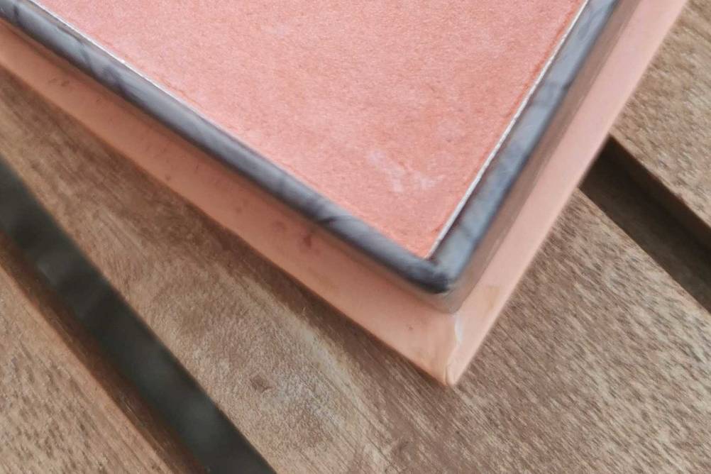 Mememe-Rouge in Stülpkarton ohne Verschluss
