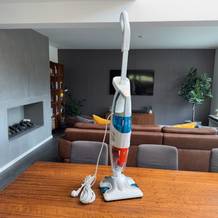Rowenta RY8544 auf dem Tisch