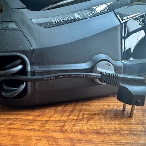 Öffnung für das Kabel bei der Rowenta Silence Steam Pro DG9248