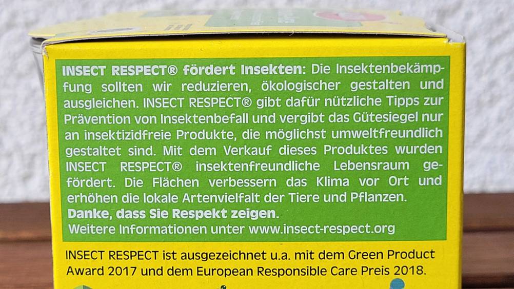 Anti-Mücken-Kerze getestete: Nahaufnahme der Informationen auf der Packung.