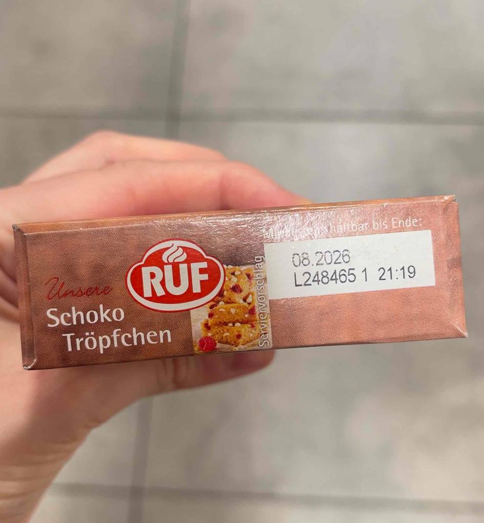 Ansicht der Haltbarkeitsangabe auf der RUF-Packung mit den getesteten Schokodrops.
