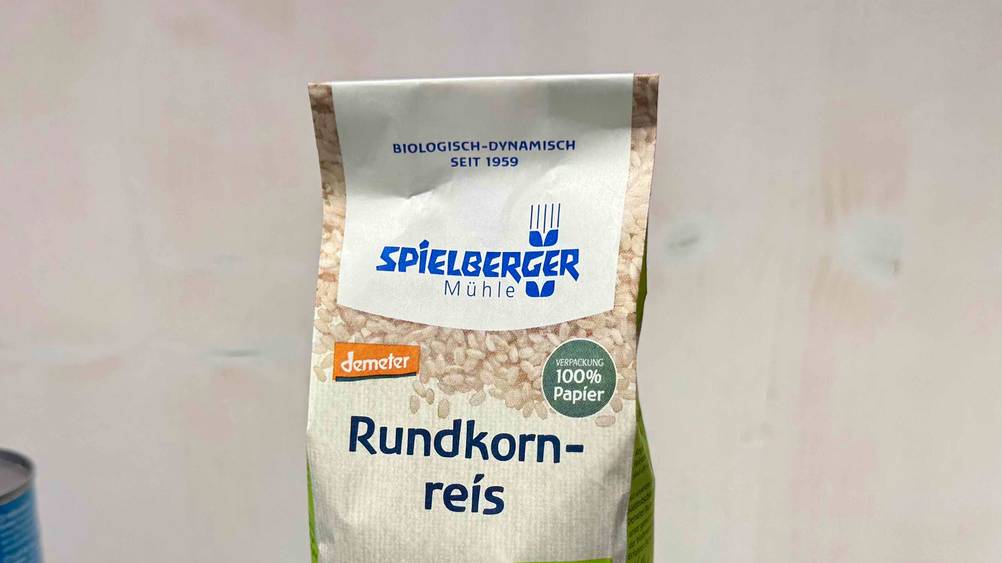 Rundkornreis im Test: Nahaufnahme der Verpackung mit Logo und Arktikelbezeichnung.
