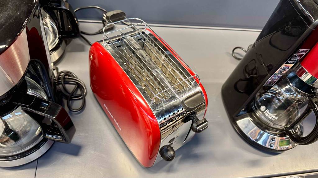 Russel Hobbs-Toaster im Test: Blick von oben auf den Aufsatz.