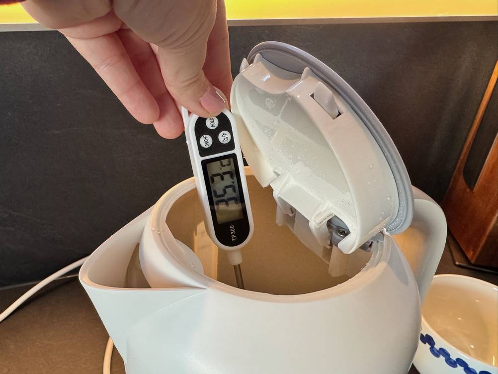 Das Wasser im Russell Hobbs 21150-70 hat 35,3 °C.