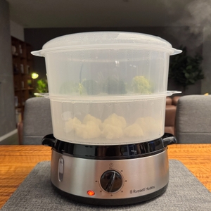 Behälter des Russell Hobbs Cook@Home sind leicht beschlagen