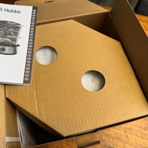 Geöffneter Karton des Russell Hobbs Cook@Home