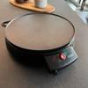 Der Russell-Hobbs-Fiesta-Crêpes-Maker steht auf einer Arbeitsplatte