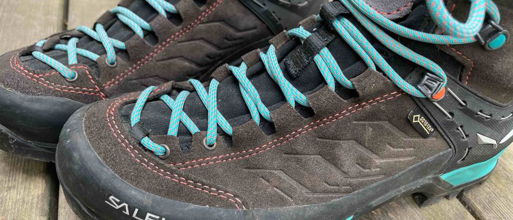 Bergschuhe für Damen im Test: Vorderansicht von Salewa-Bergschuhen. 