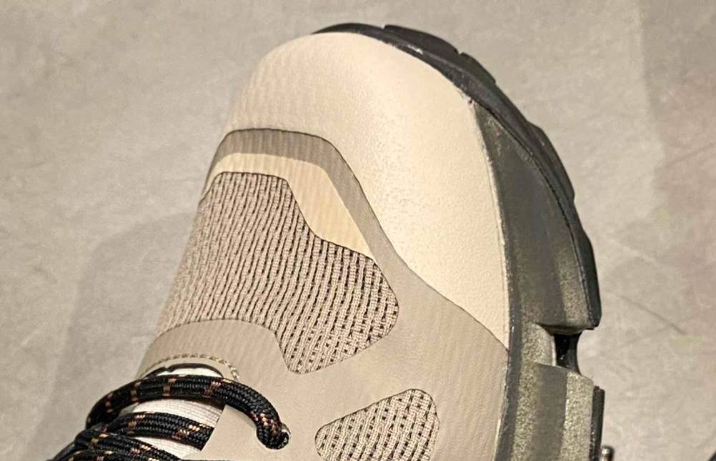 Leichtwanderschuhe für Damen im Test: Detailansicht der Schuhspitze.