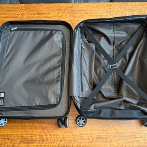 Der gesamte Innenraum des Samsonite Flux