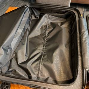 Eine Seite vom Innenraum des Samsonite Neopulse