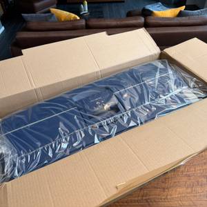 Der geöffnete Karton des Samsonite S'Cure Spinner 75/28.