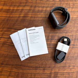 Der Lieferumfang der Samsung Galaxy Fit 3