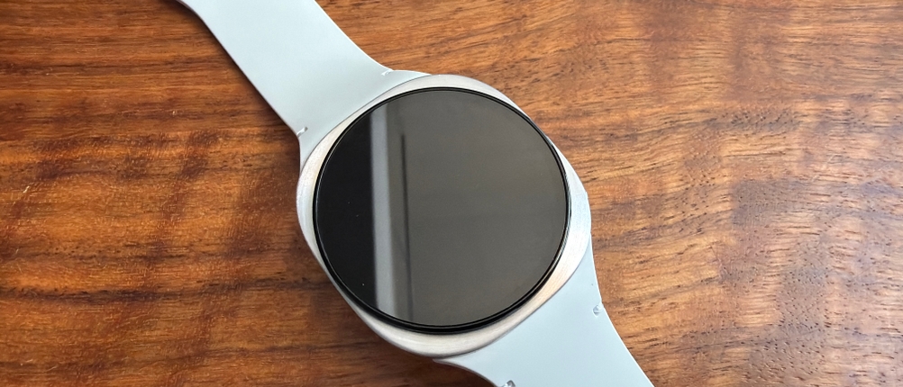 Das ausgeschaltete Display der Samsung Galaxy Watch8