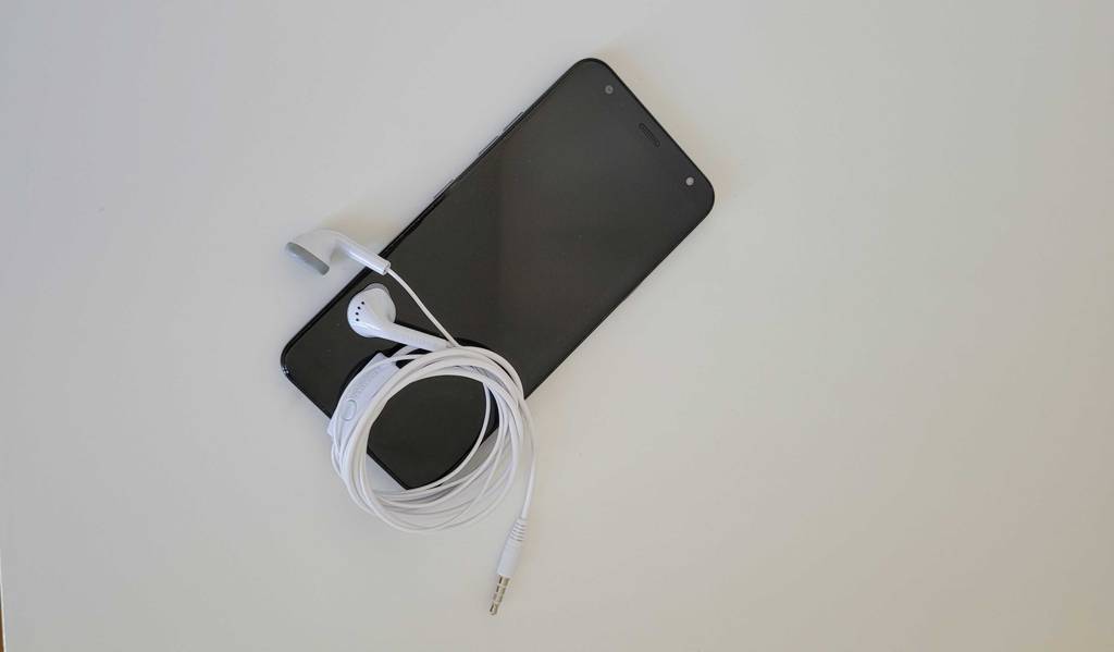 samsung-in-ear-kopfhoerer mit handy