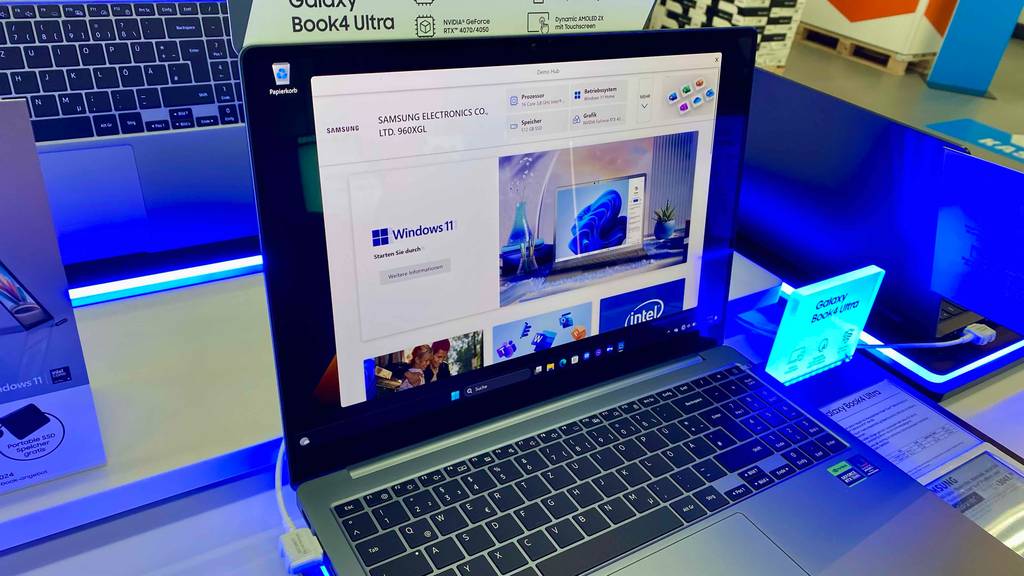Display- und Tastaturansicht eines sich im Test befindlichen Ultrabook.