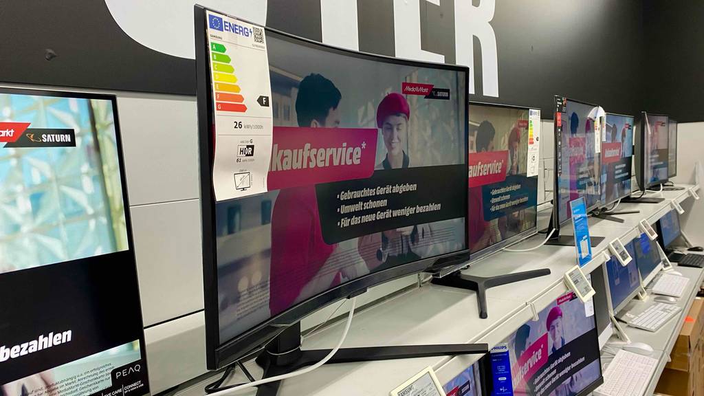 WQHD-Monitor-27 Zoll getestet: Seitlicher Blick auf den Monitor.