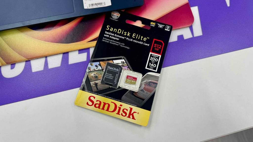 MicroSD 512 GB im Test: Die Speicherkarte ist in einem durchsichtigen Blister in der Kartonage verpackt.