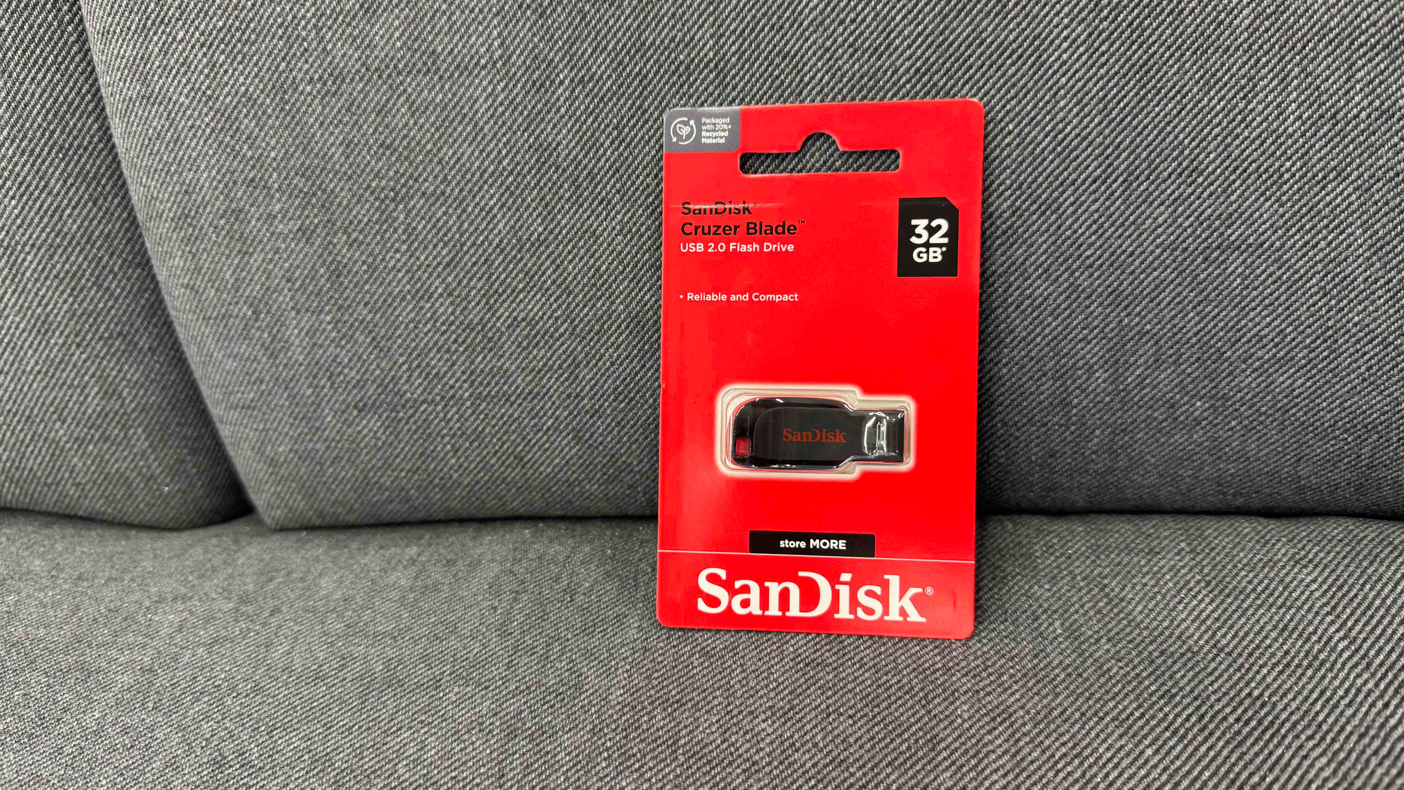 USB Stick 32GB – Mini Feuerlöscher Design, Lustiges Gadget & Datenspeicher