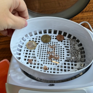 Schale beim Sanitas-SUR-42 herausnehmen