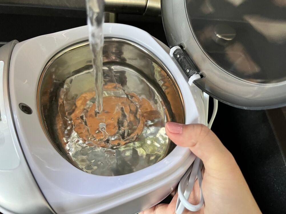 Wasser bis Maxlinie einfüllen beim Sanitas-SUR-42