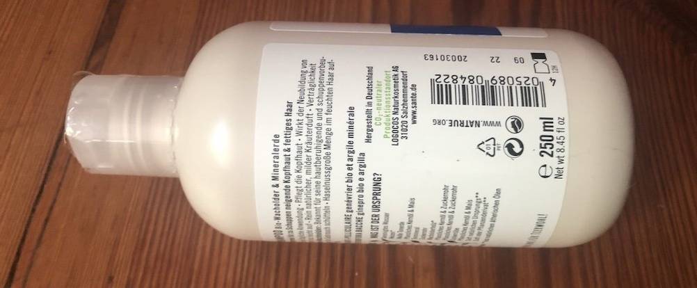 Rückseite des Santé Family Antischuppen-Shampoos