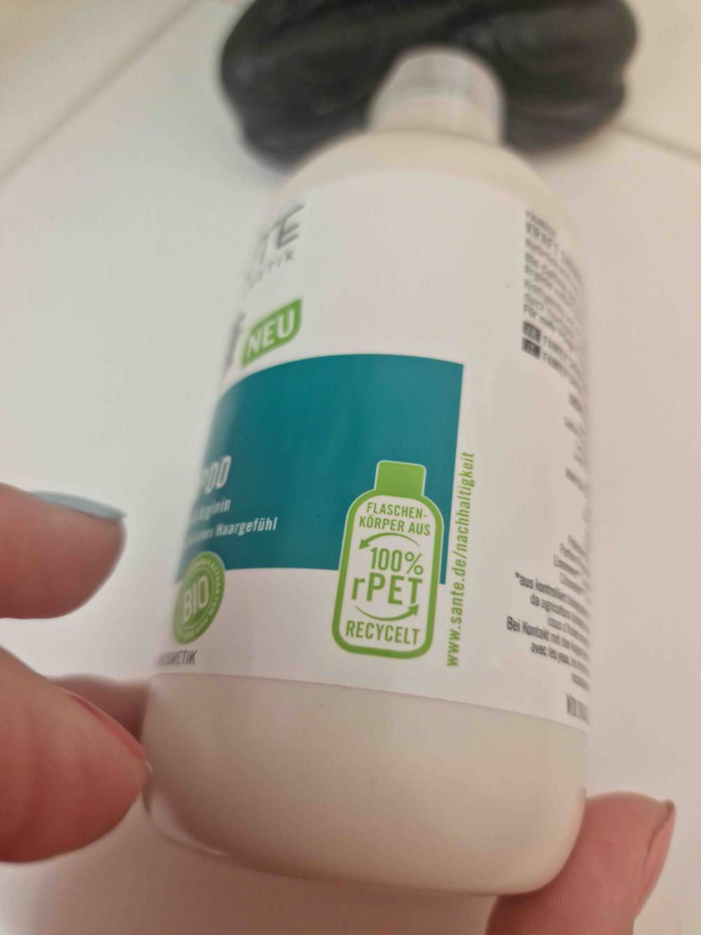 Sante-Shampoo getestet: Nahaufnahme der Infografik auf einer Flasche.