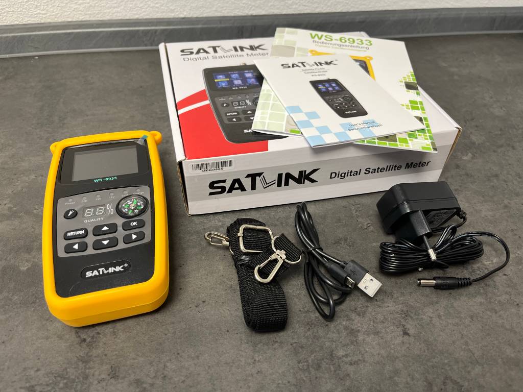 Sat-Finder mit Zubehör.