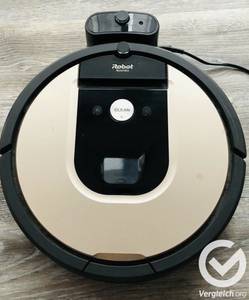 Wisch-Saug-Roboter im Test: Ansicht eines beigen iRobot Roomba von oben.